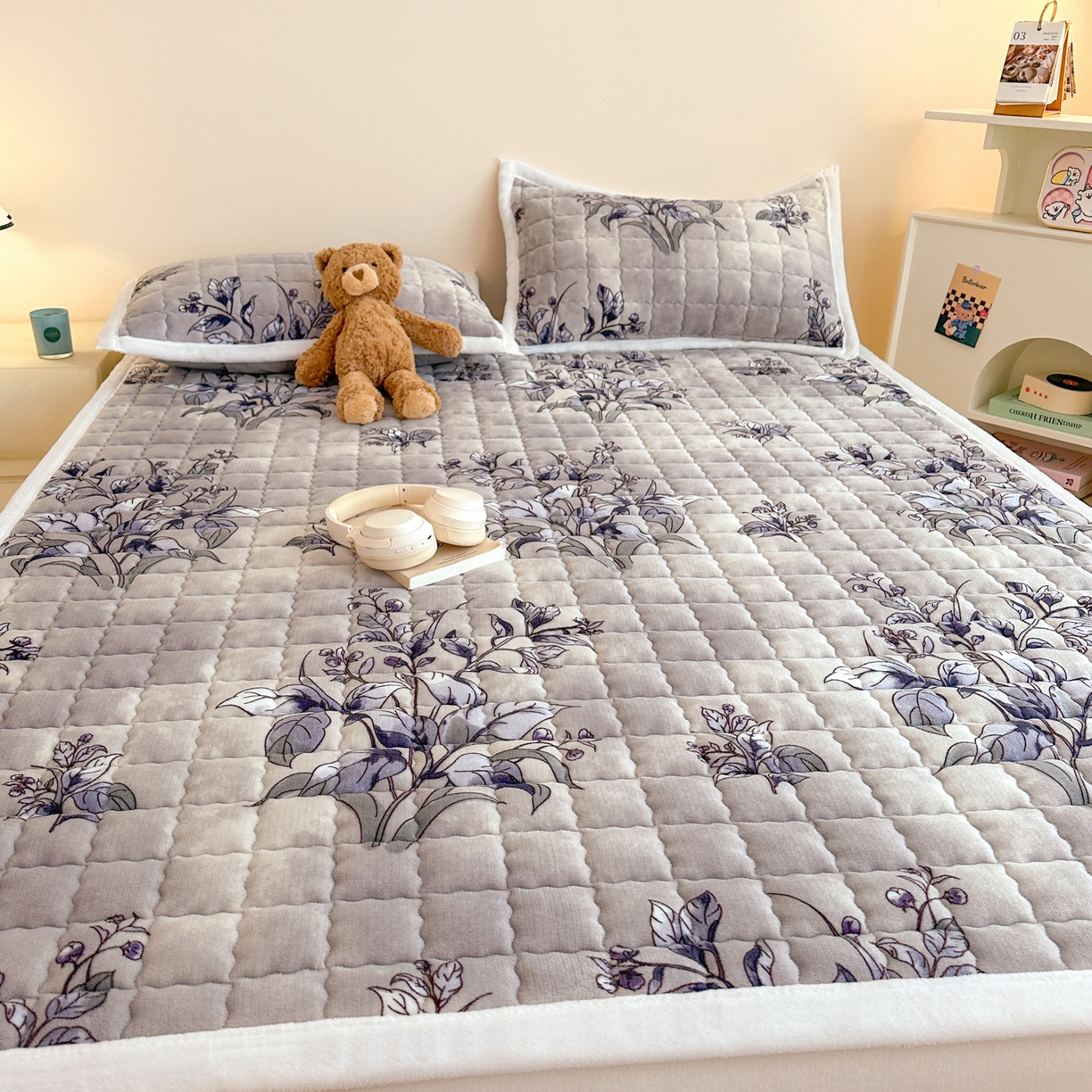 91家纺网 家纺一手货源 找家纺 川悦生活 2025新款A类印花牛奶绒床垫加厚绒保暖床床褥-大床图 床垫浅予花禾