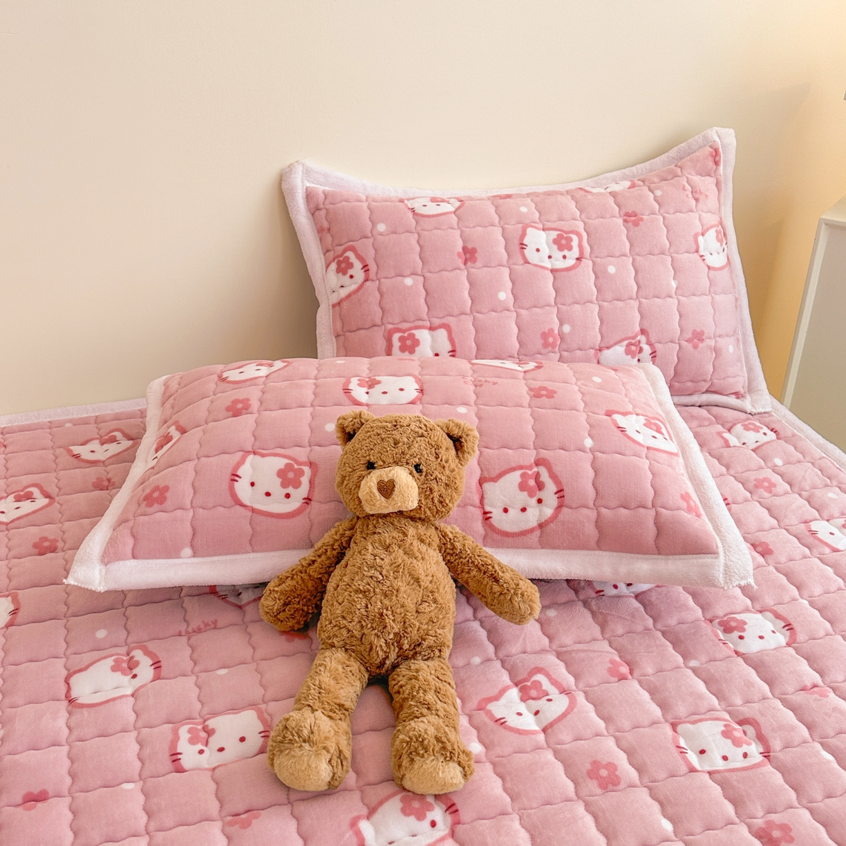 91家纺网 家纺一手货源 找家纺 川悦生活 2025新款A类印花牛奶绒床垫加厚绒保暖床床褥-大床图 床垫少女喵喵