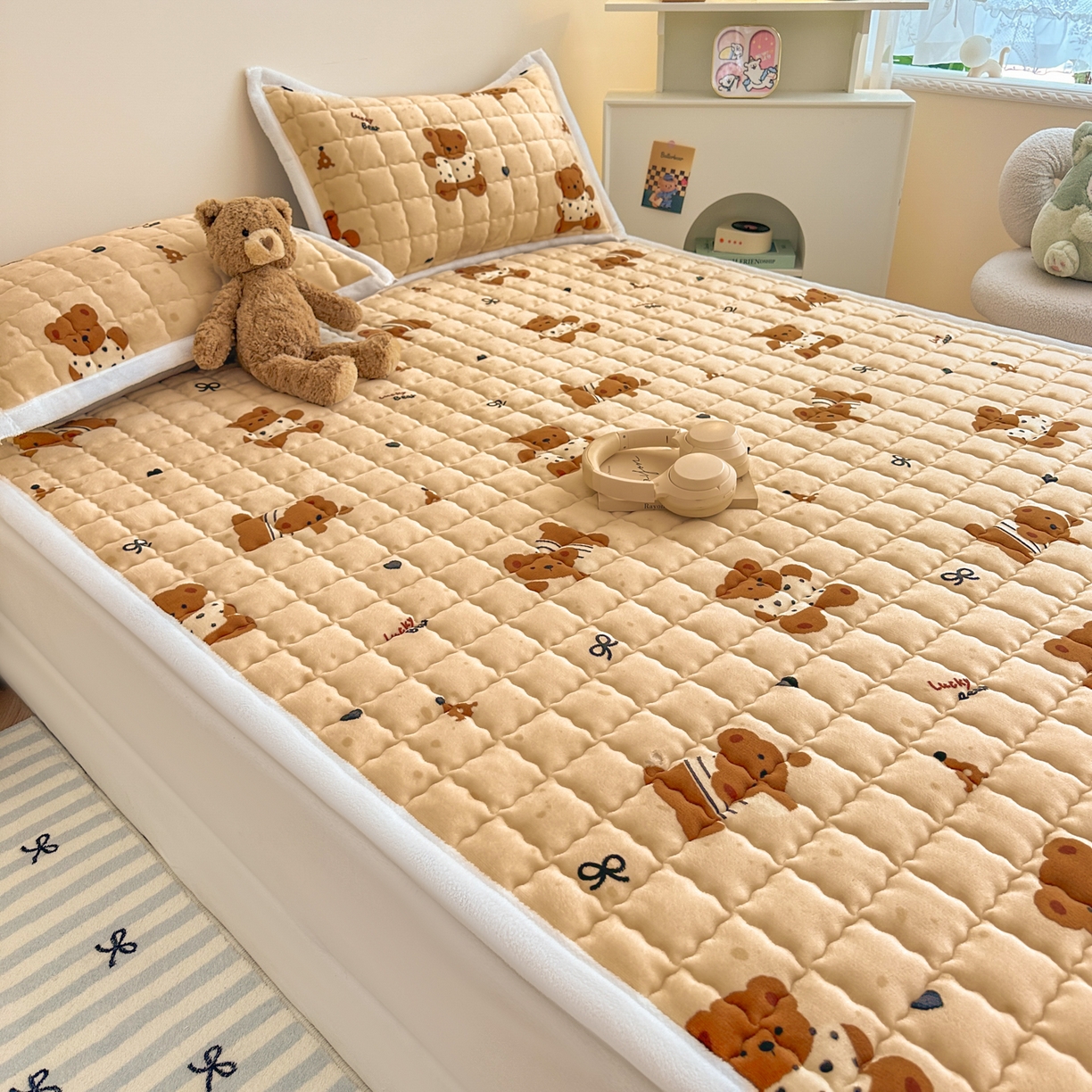 91家纺网 家纺一手货源 找家纺 川悦生活 2025新款A类印花牛奶绒床垫加厚绒保暖床床褥-大床图 床垫酥酥小熊