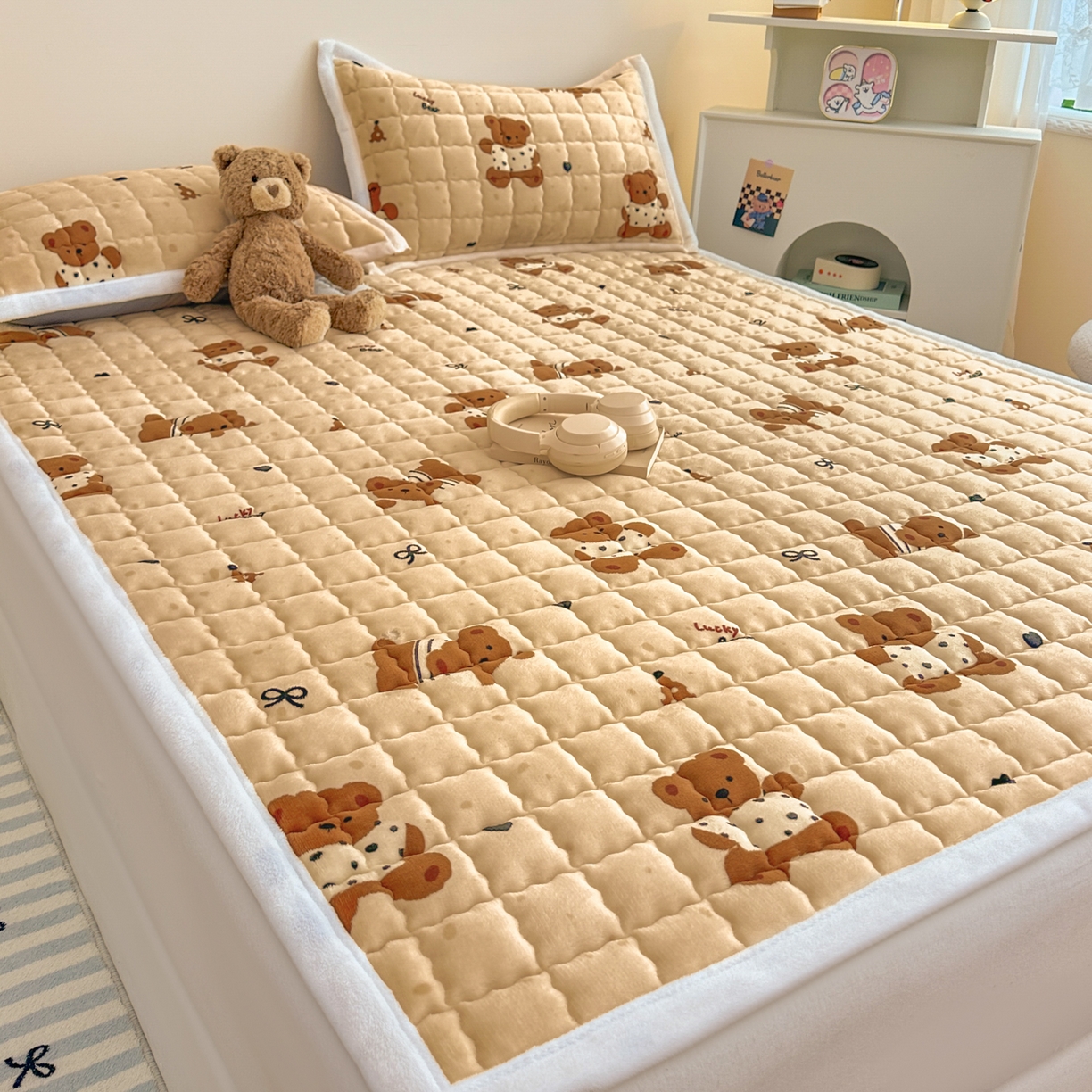 91家纺网 家纺一手货源 找家纺 川悦生活 2025新款A类印花牛奶绒床垫加厚绒保暖床床褥-大床图 床垫酥酥小熊