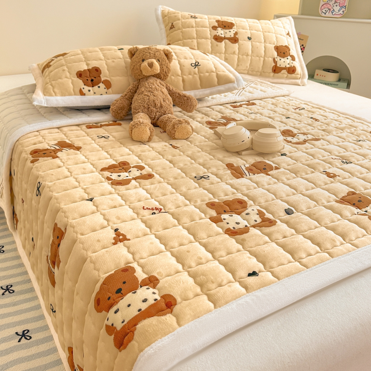 91家纺网 家纺一手货源 找家纺 川悦生活 2025新款A类印花牛奶绒床垫加厚绒保暖床床褥-大床图 床垫酥酥小熊