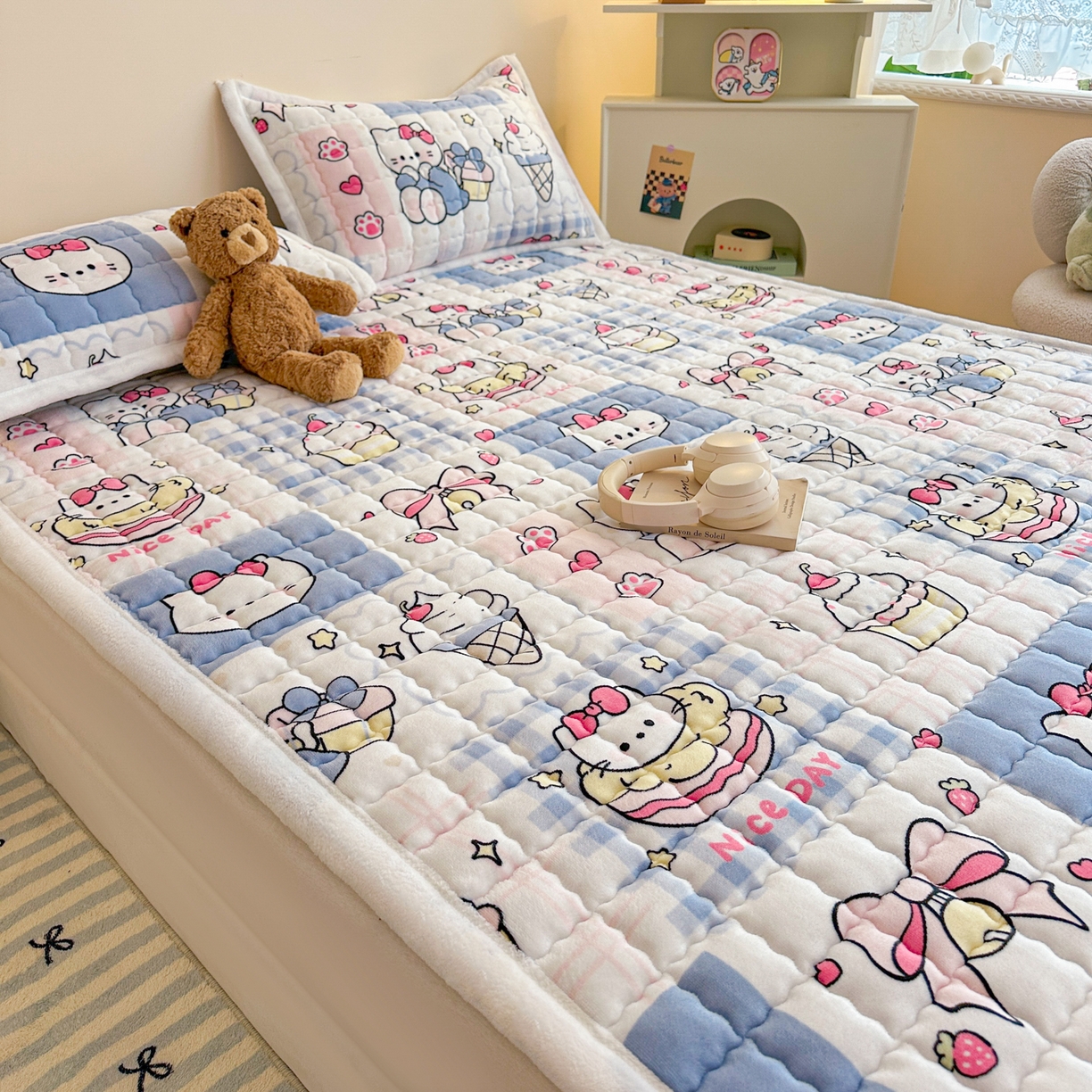 91家纺网 家纺一手货源 找家纺 川悦生活 2025新款A类印花牛奶绒床垫加厚绒保暖床床褥-大床图 床垫甜茶小猫