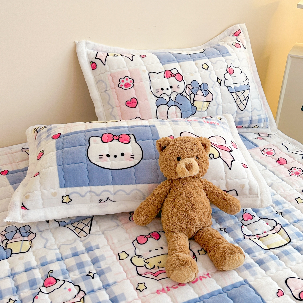 91家纺网 家纺一手货源 找家纺 川悦生活 2025新款A类印花牛奶绒床垫加厚绒保暖床床褥-大床图 床垫甜茶小猫