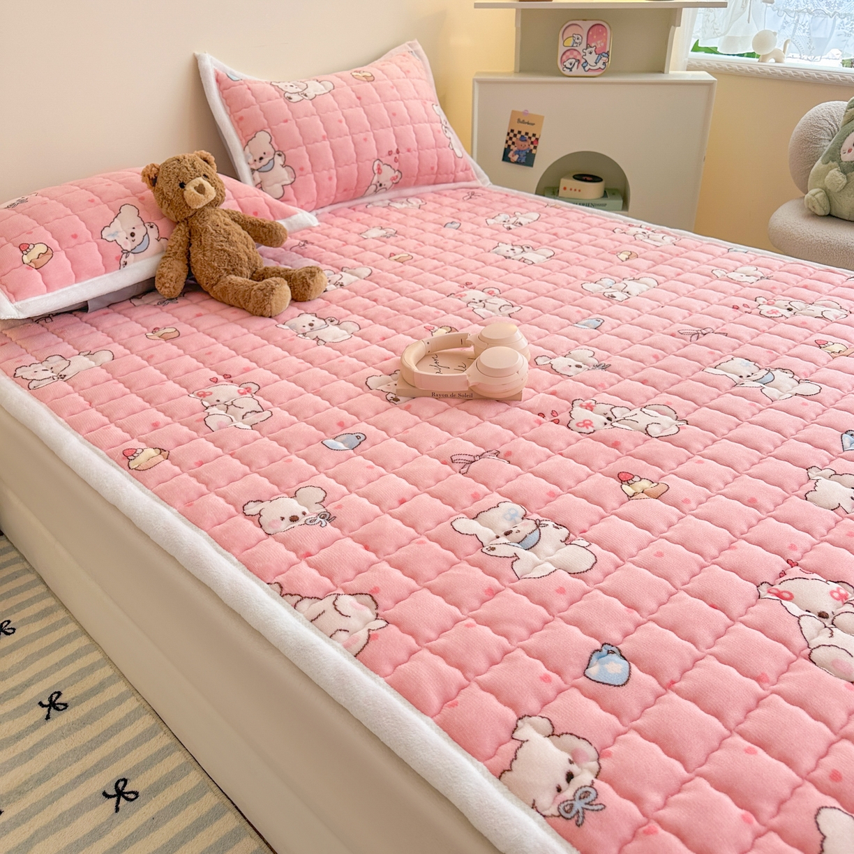 91家纺网 家纺一手货源 找家纺 川悦生活 2025新款A类印花牛奶绒床垫加厚绒保暖床床褥-大床图 床垫甜蜜小狗
