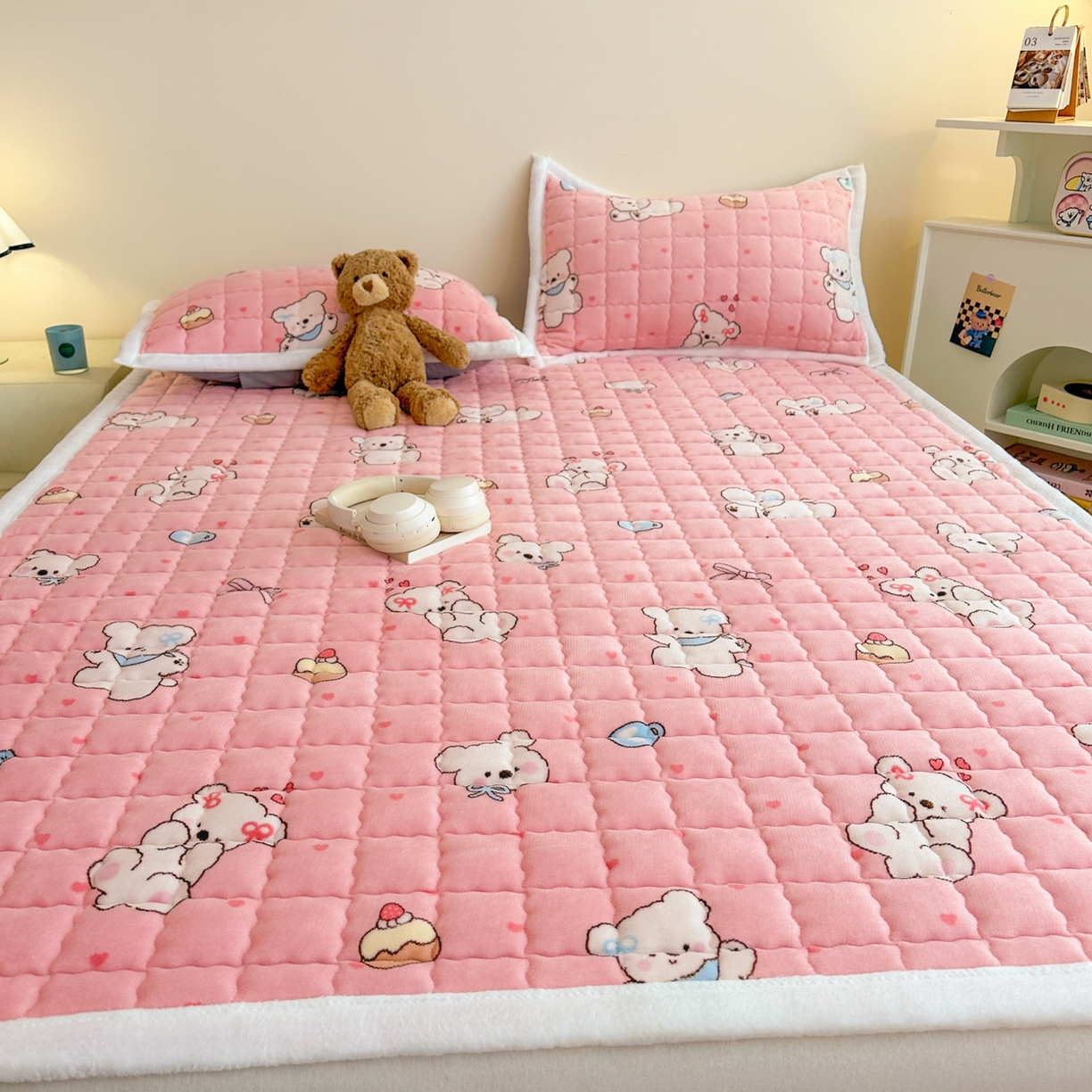 91家纺网 家纺一手货源 找家纺 川悦生活 2025新款A类印花牛奶绒床垫加厚绒保暖床床褥-大床图 床垫甜蜜小狗