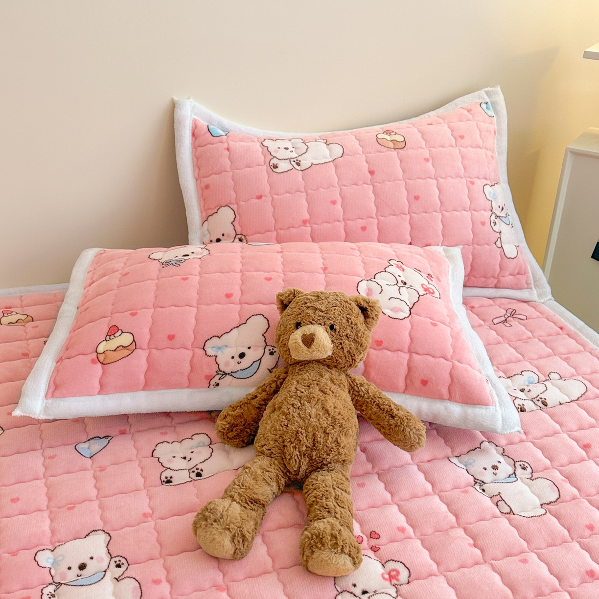 91家纺网 家纺一手货源 找家纺 川悦生活 2025新款A类印花牛奶绒床垫加厚绒保暖床床褥-大床图 床垫甜蜜小狗