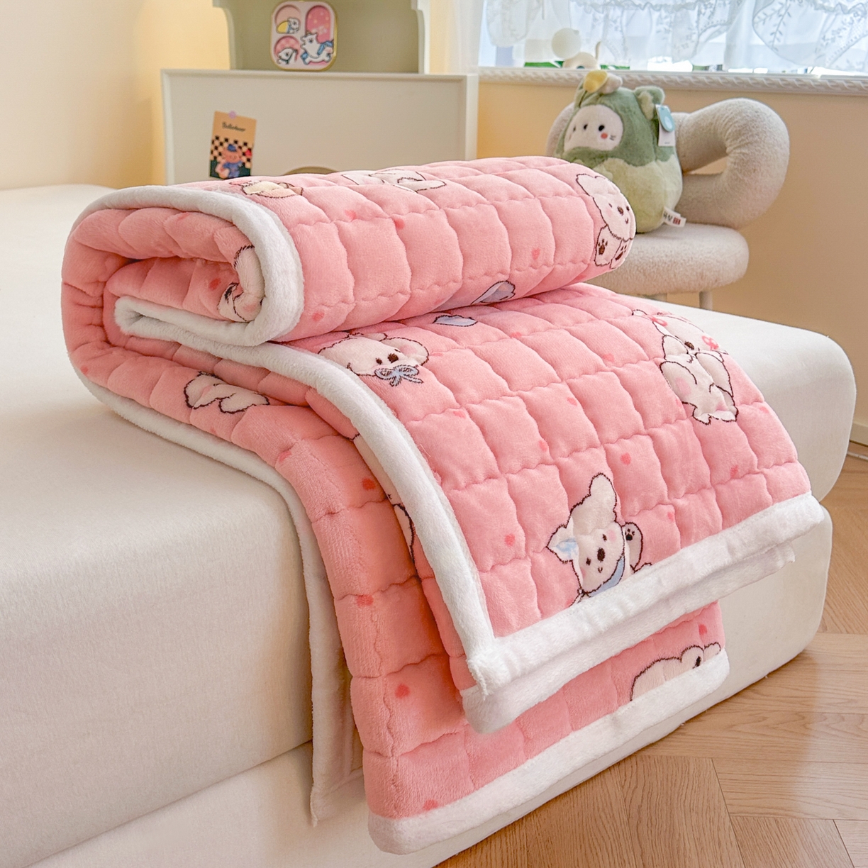 91家纺网 家纺一手货源 找家纺 川悦生活 2025新款A类印花牛奶绒床垫加厚绒保暖床床褥-大床图 床垫甜蜜小狗