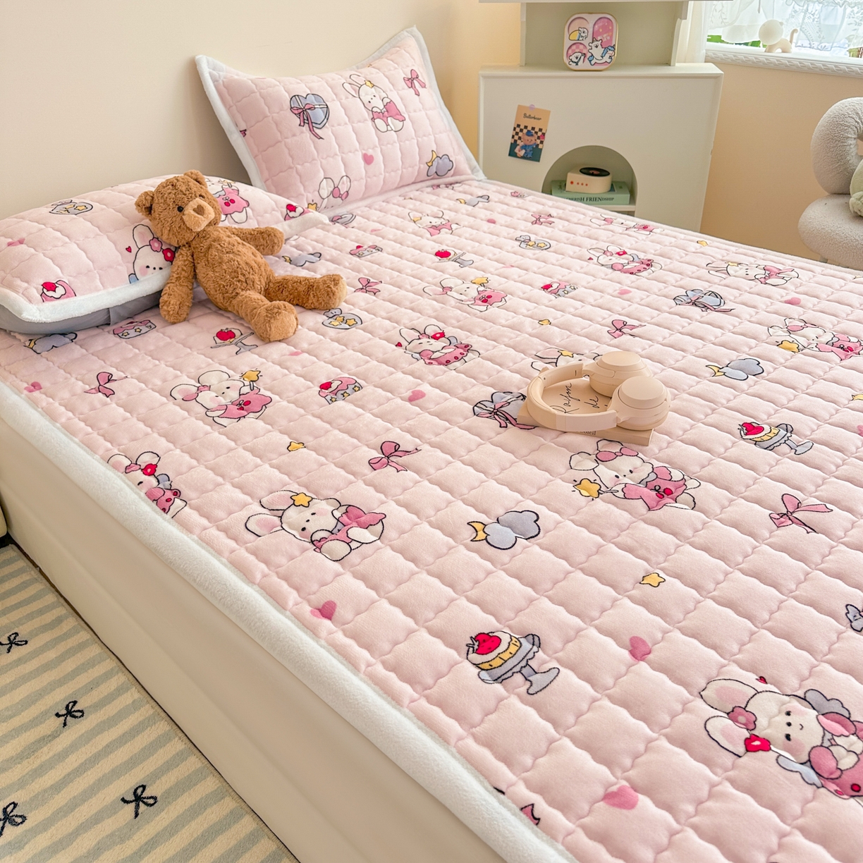 91家纺网 家纺一手货源 找家纺 川悦生活 2025新款A类印花牛奶绒床垫加厚绒保暖床床褥-大床图 床垫甜心兔糕