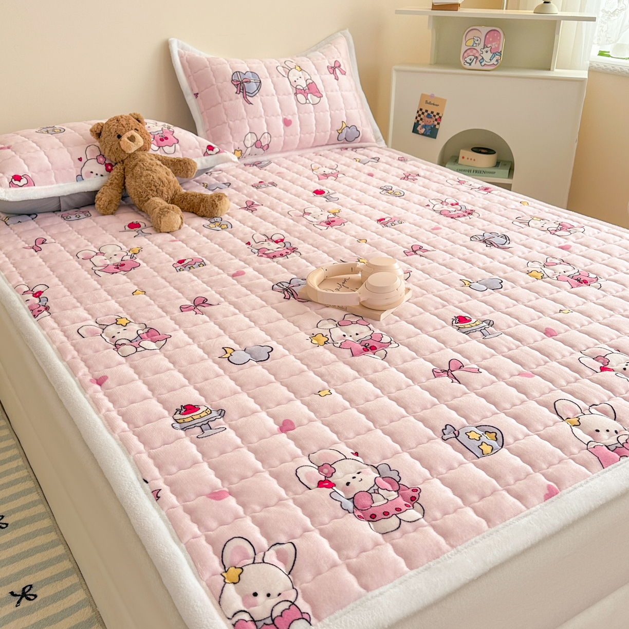 91家纺网 家纺一手货源 找家纺 川悦生活 2025新款A类印花牛奶绒床垫加厚绒保暖床床褥-大床图 床垫甜心兔糕