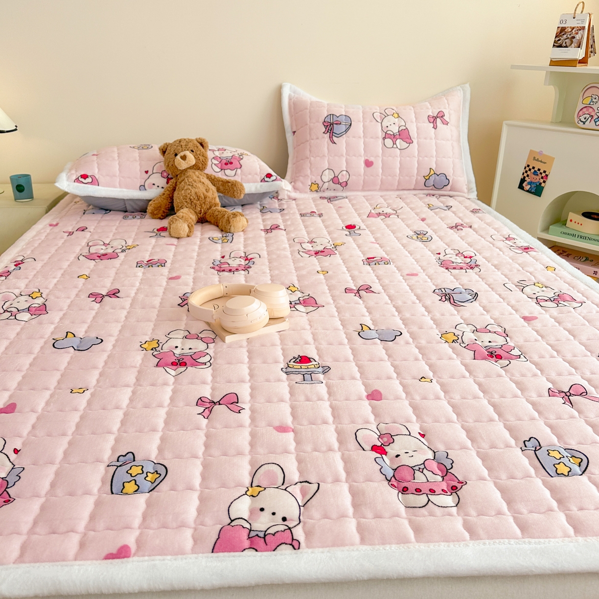 91家纺网 家纺一手货源 找家纺 川悦生活 2025新款A类印花牛奶绒床垫加厚绒保暖床床褥-大床图 床垫甜心兔糕