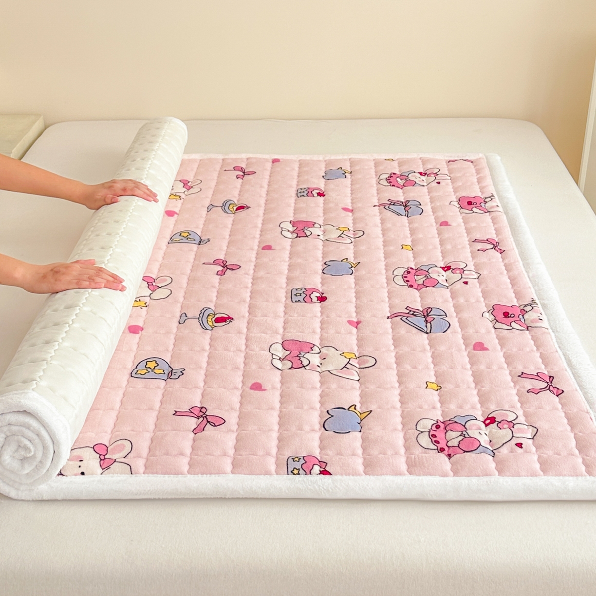 91家纺网 家纺一手货源 找家纺 川悦生活 2025新款A类印花牛奶绒床垫加厚绒保暖床床褥-大床图 床垫甜心兔糕