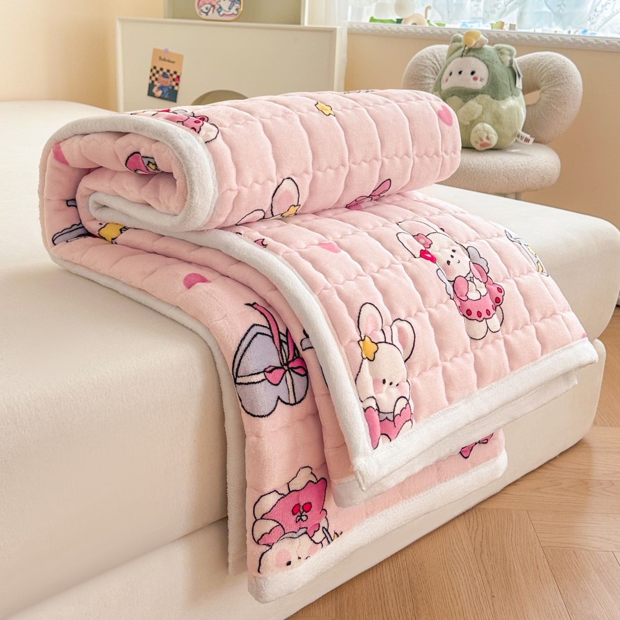 91家纺网 家纺一手货源 找家纺 川悦生活 2025新款A类印花牛奶绒床垫加厚绒保暖床床褥-大床图 床垫甜心兔糕