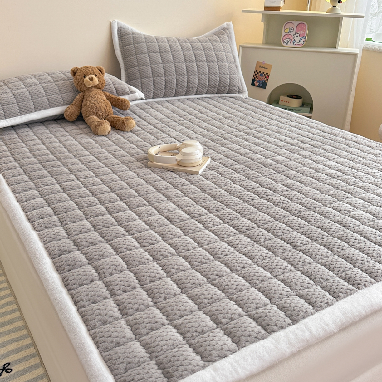 91家纺网 家纺一手货源 找家纺 川悦生活 2025新款A类印花牛奶绒床垫加厚绒保暖床床褥-大床图 床垫星空灰