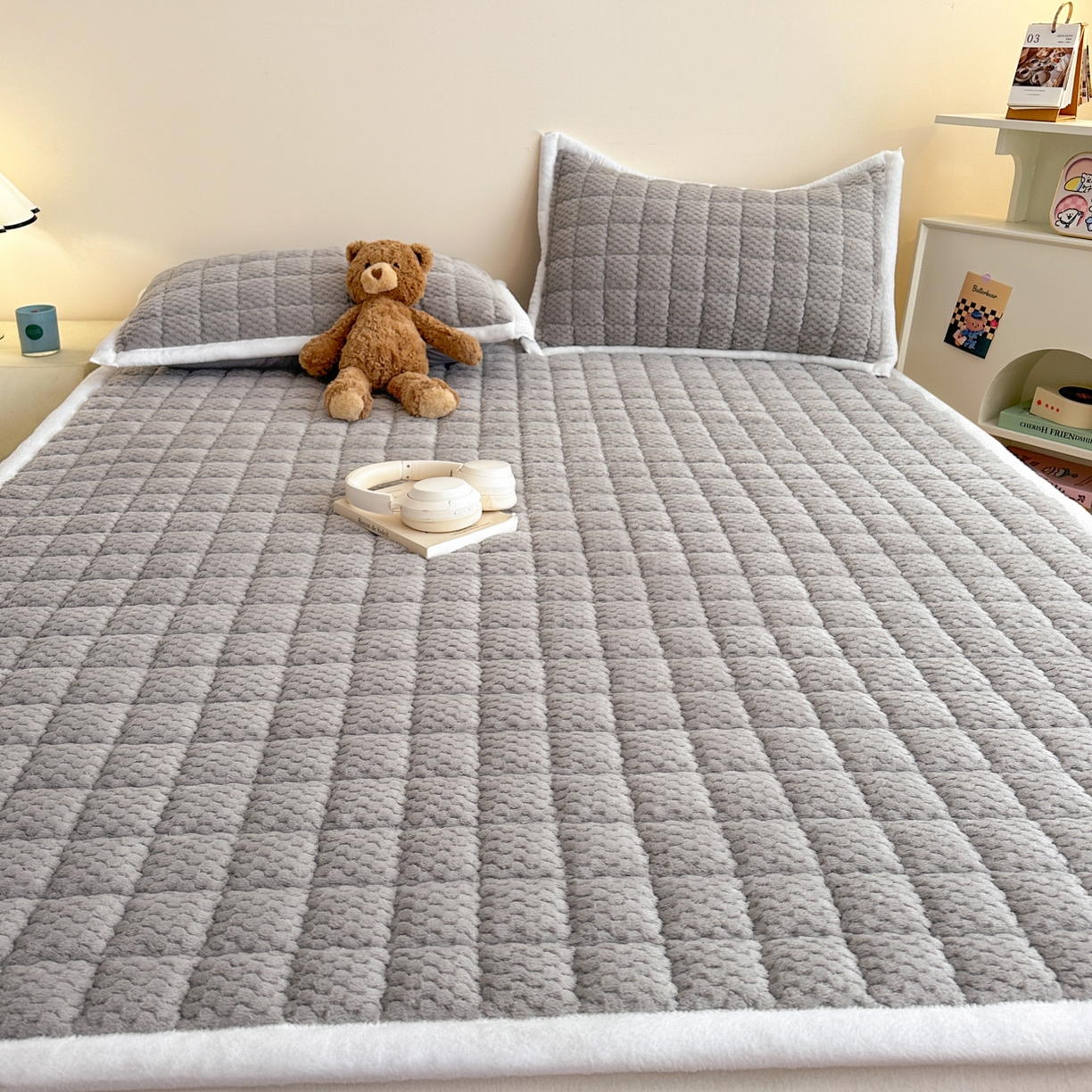 91家纺网 家纺一手货源 找家纺 川悦生活 2025新款A类印花牛奶绒床垫加厚绒保暖床床褥-大床图 床垫星空灰