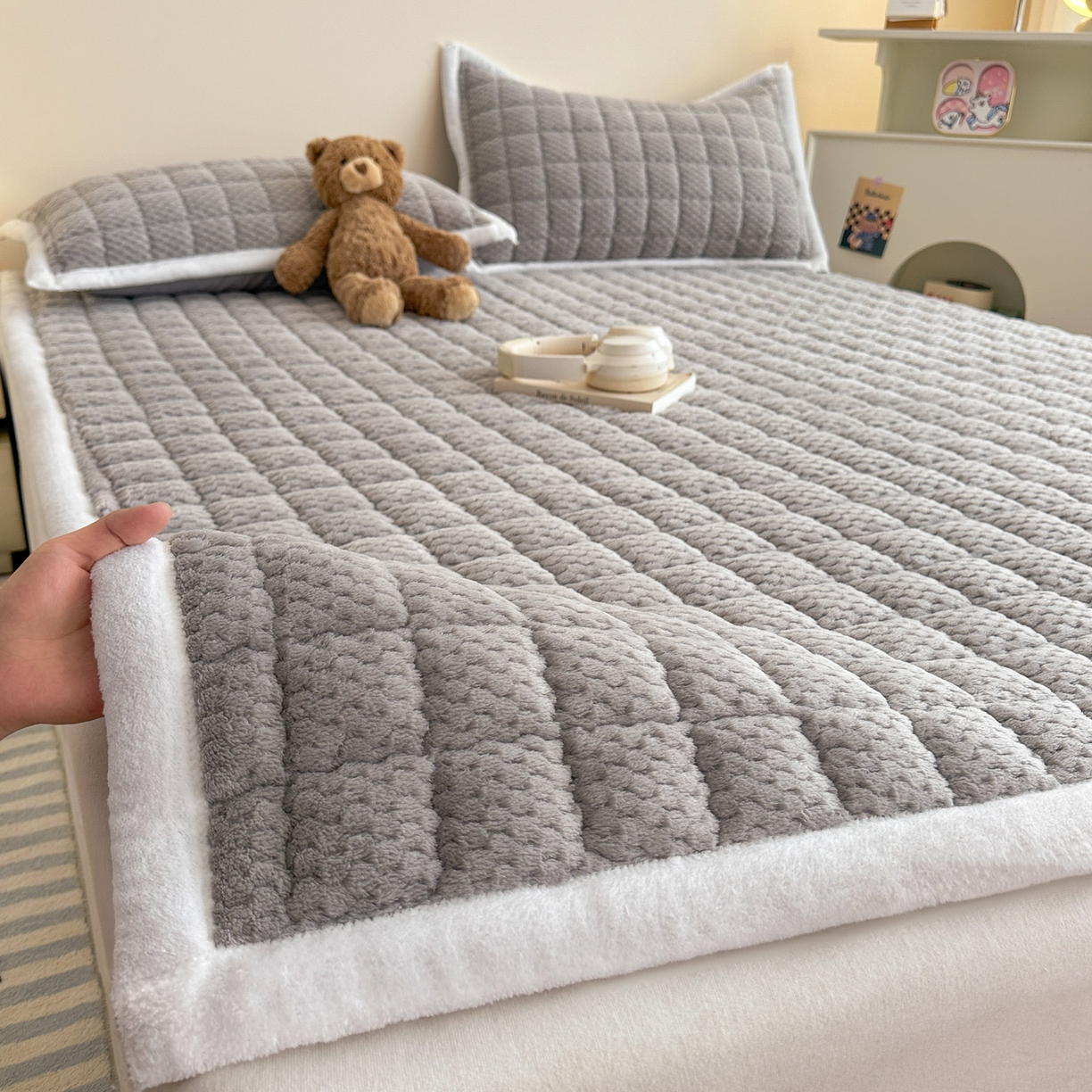 91家纺网 家纺一手货源 找家纺 川悦生活 2025新款A类印花牛奶绒床垫加厚绒保暖床床褥-大床图 床垫星空灰