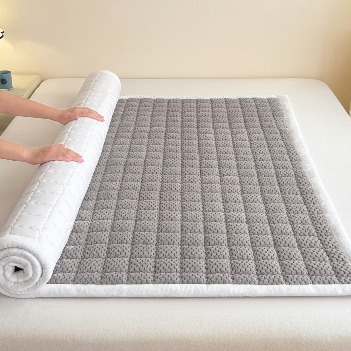 91家纺网 家纺一手货源 找家纺 川悦生活 2025新款A类印花牛奶绒床垫加厚绒保暖床床褥-大床图 床垫星空灰