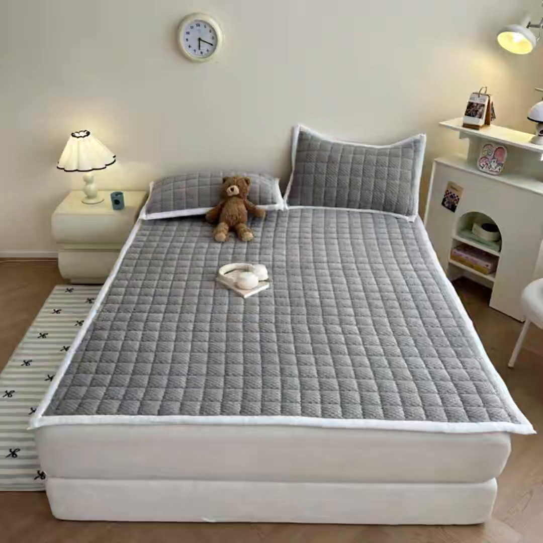 91家纺网 家纺一手货源 找家纺 川悦生活 2025新款A类印花牛奶绒床垫加厚绒保暖床床褥-大床图 床垫星空灰