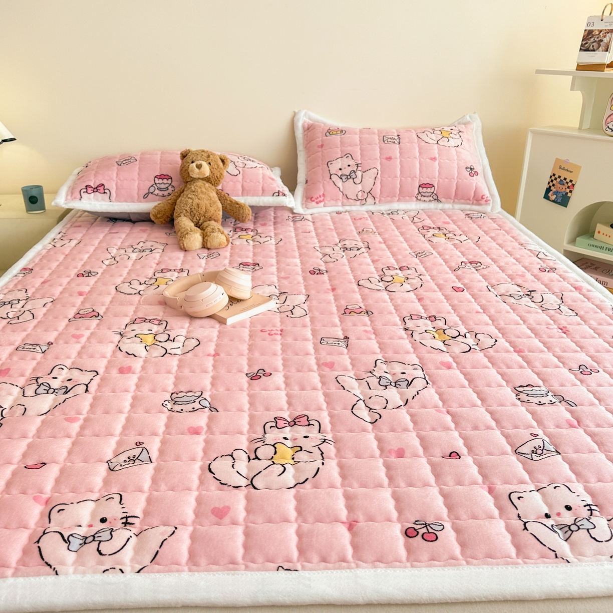 91家纺网 家纺一手货源 找家纺 川悦生活 2025新款A类印花牛奶绒床垫加厚绒保暖床床褥-大床图 床垫星心小猫