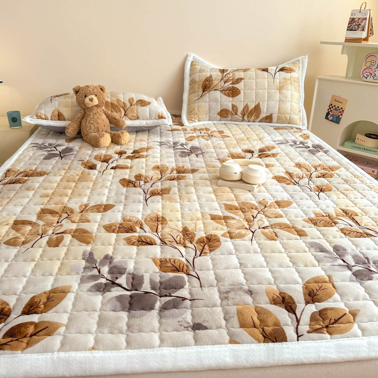 91家纺网 家纺一手货源 找家纺 川悦生活 2025新款A类印花牛奶绒床垫加厚绒保暖床床褥-大床图 床垫叶月初色