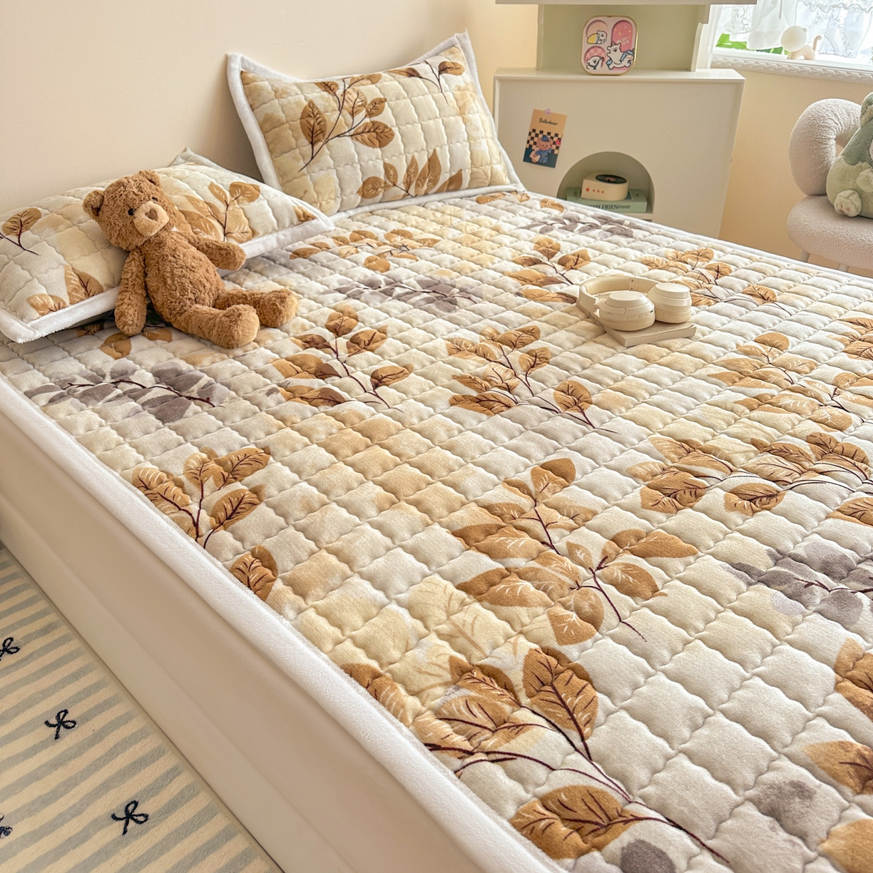 91家纺网 家纺一手货源 找家纺 川悦生活 2025新款A类印花牛奶绒床垫加厚绒保暖床床褥-大床图 床垫叶月初色