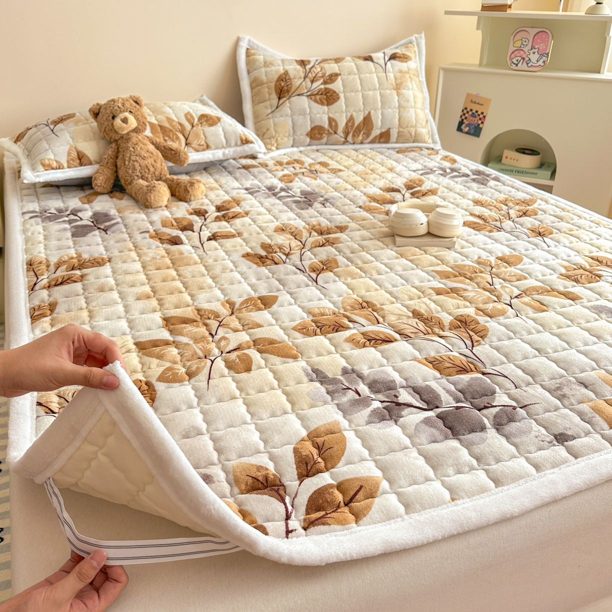 91家纺网 家纺一手货源 找家纺 川悦生活 2025新款A类印花牛奶绒床垫加厚绒保暖床床褥-大床图 床垫叶月初色