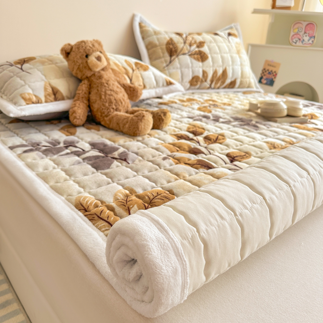 91家纺网 家纺一手货源 找家纺 川悦生活 2025新款A类印花牛奶绒床垫加厚绒保暖床床褥-大床图 床垫叶月初色