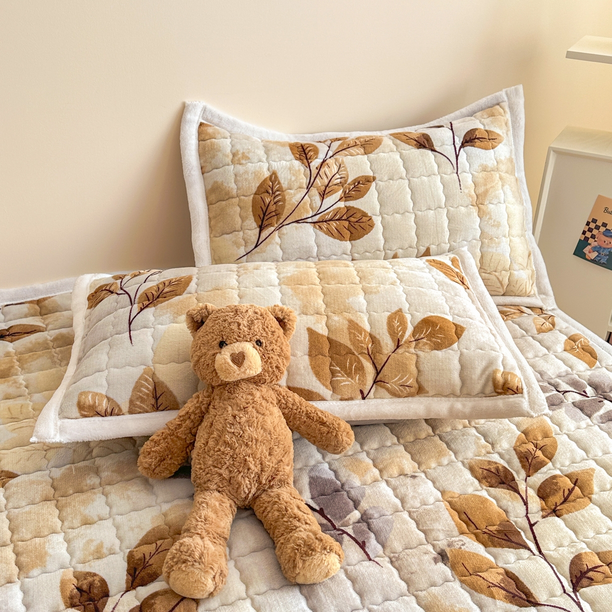 91家纺网 家纺一手货源 找家纺 川悦生活 2025新款A类印花牛奶绒床垫加厚绒保暖床床褥-大床图 床垫叶月初色