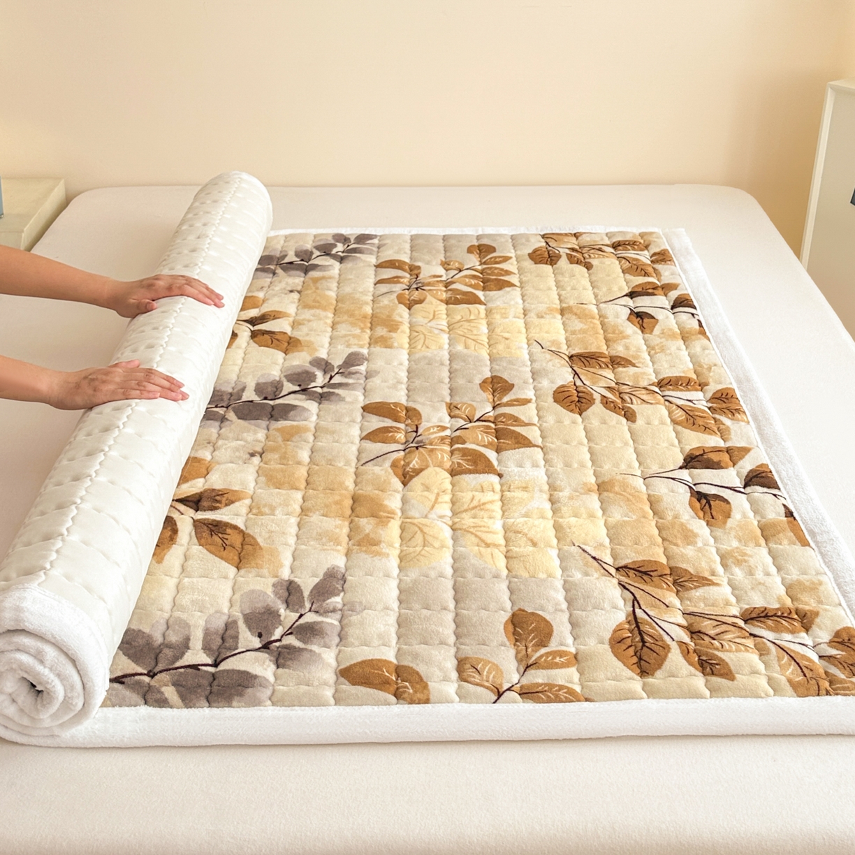 91家纺网 家纺一手货源 找家纺 川悦生活 2025新款A类印花牛奶绒床垫加厚绒保暖床床褥-大床图 床垫叶月初色