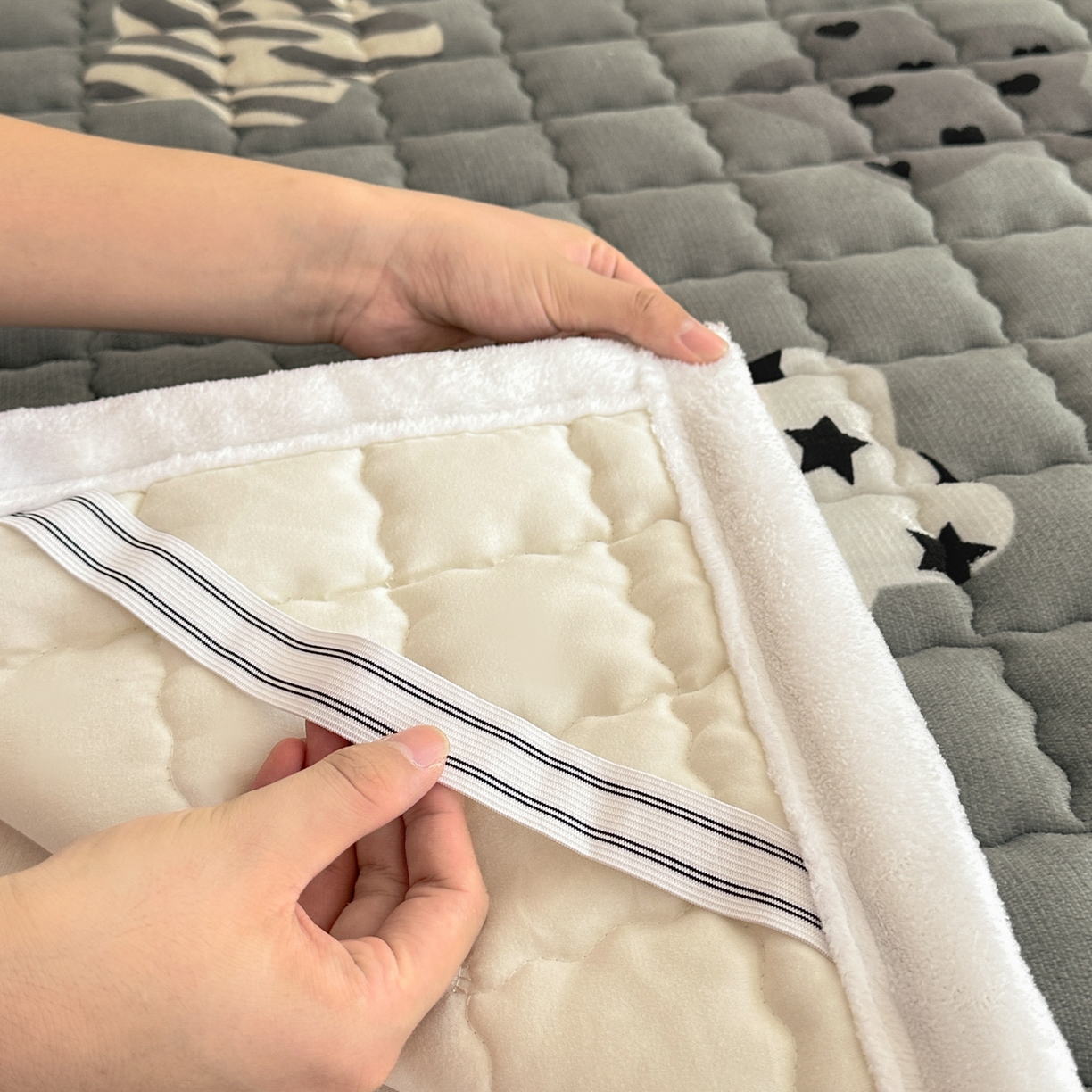 91家纺网 家纺一手货源 找家纺 川悦生活 2025新款A类印花牛奶绒床垫加厚绒保暖床床褥-大床图 床垫夜空好梦