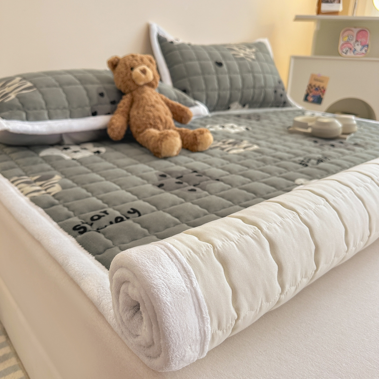 91家纺网 家纺一手货源 找家纺 川悦生活 2025新款A类印花牛奶绒床垫加厚绒保暖床床褥-大床图 床垫夜空好梦