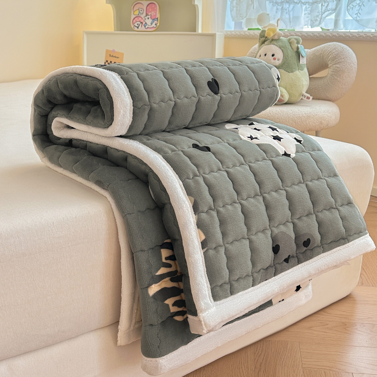 91家纺网 家纺一手货源 找家纺 川悦生活 2025新款A类印花牛奶绒床垫加厚绒保暖床床褥-大床图 床垫夜空好梦