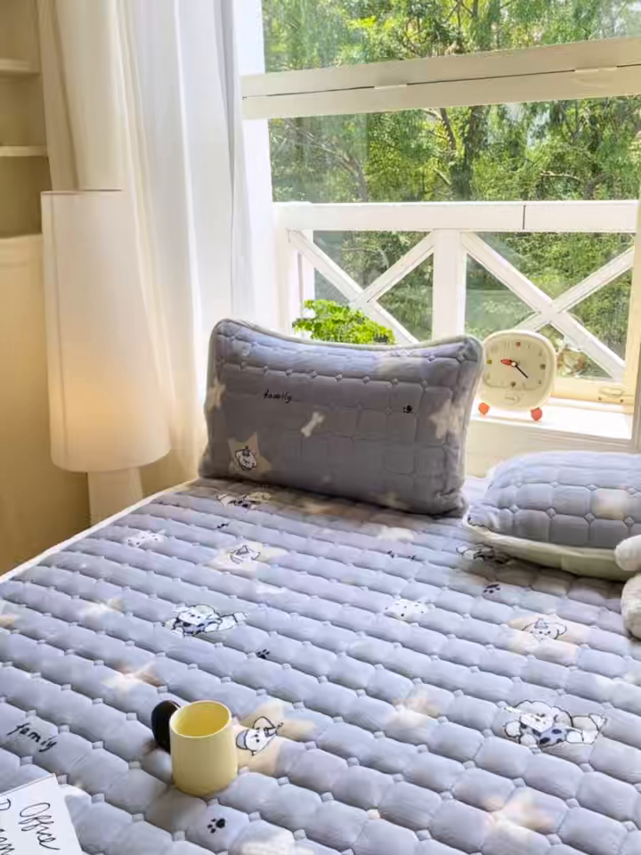 91家纺网 家纺一手货源 找家纺 （总）眠势力 2025新款牛奶绒床垫加绒床褥子秋冬保暖珊瑚绒夹棉床护垫