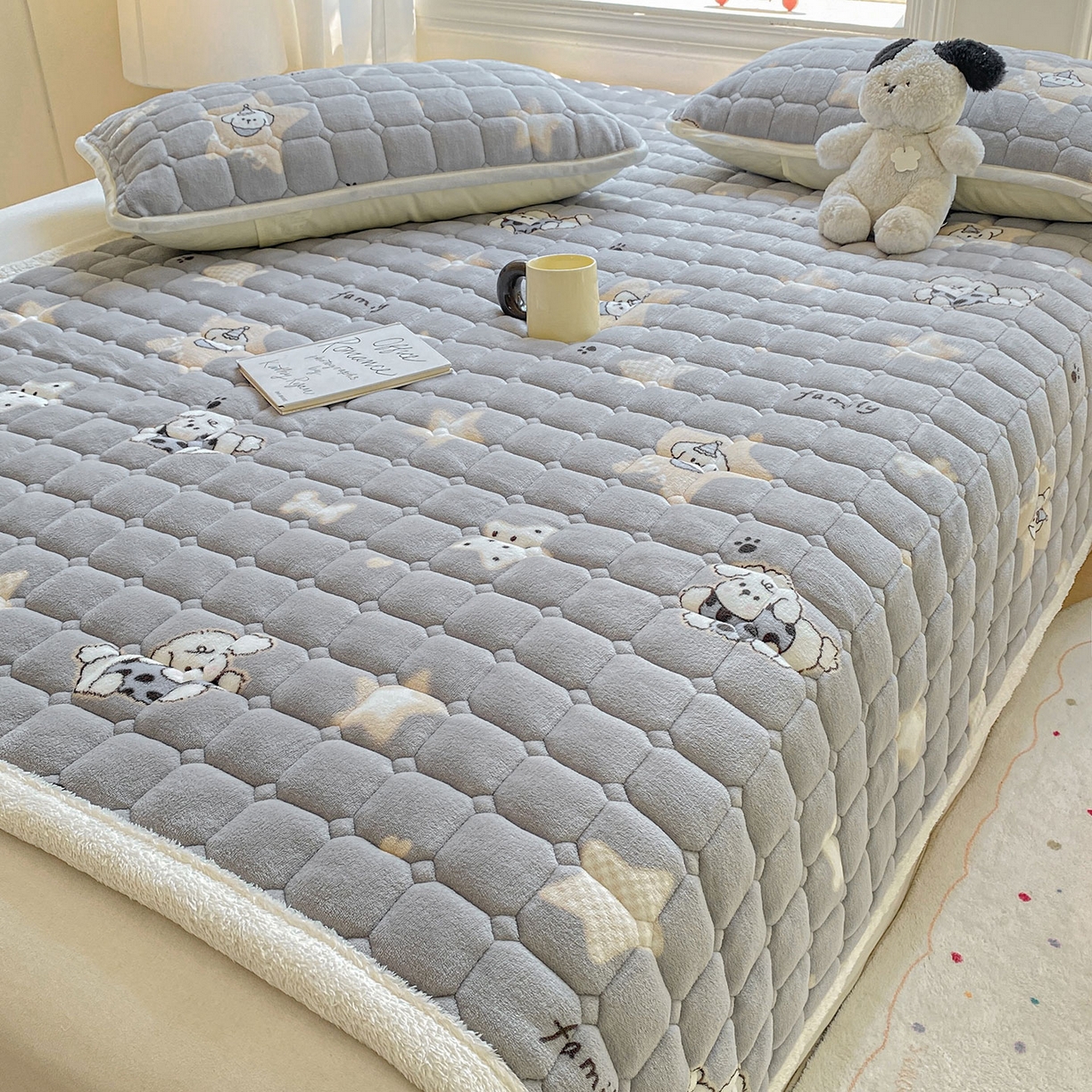 91家纺网 家纺一手货源 找家纺 （总）眠势力 2025新款牛奶绒床垫加绒床褥子秋冬保暖珊瑚绒夹棉床护垫