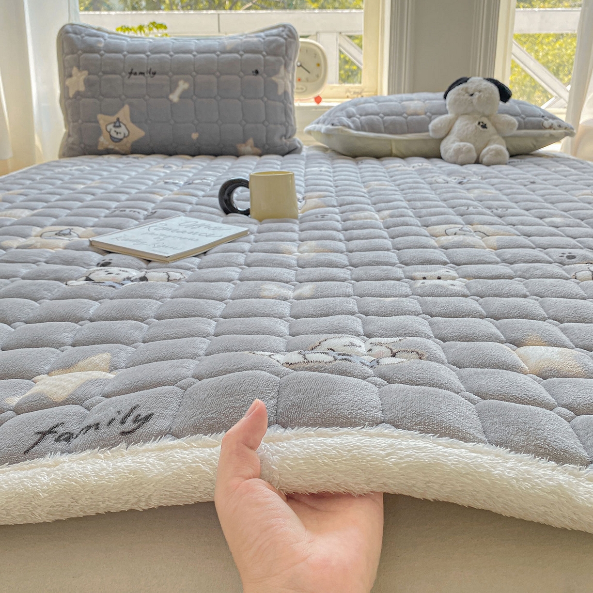 91家纺网 家纺一手货源 找家纺 （总）眠势力 2025新款牛奶绒床垫加绒床褥子秋冬保暖珊瑚绒夹棉床护垫