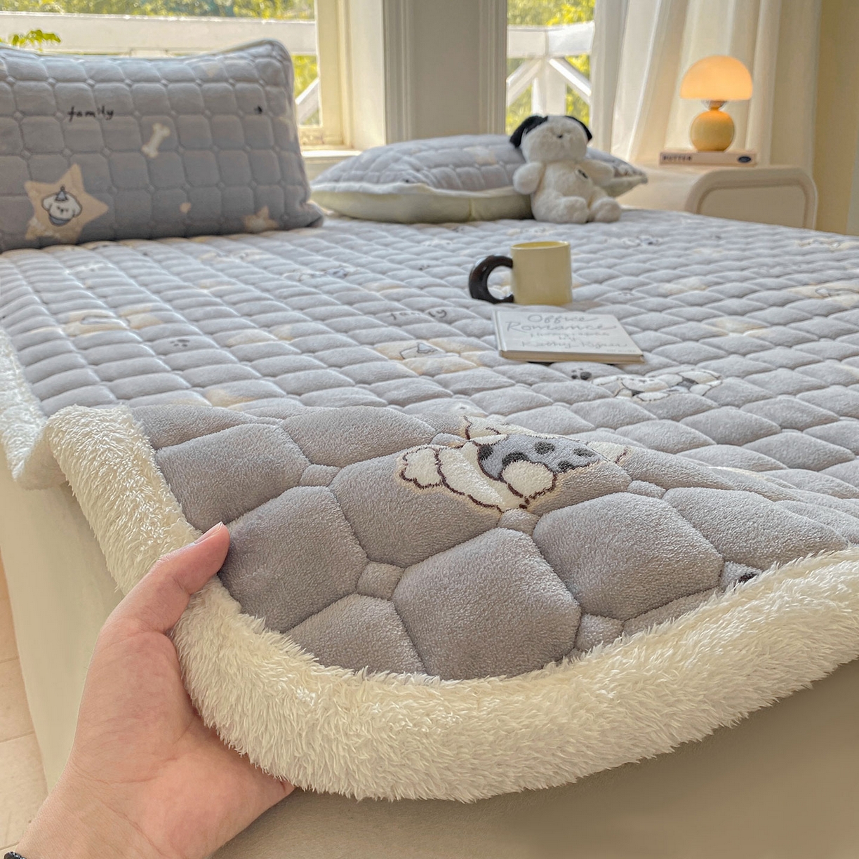 91家纺网 家纺一手货源 找家纺 （总）眠势力 2025新款牛奶绒床垫加绒床褥子秋冬保暖珊瑚绒夹棉床护垫