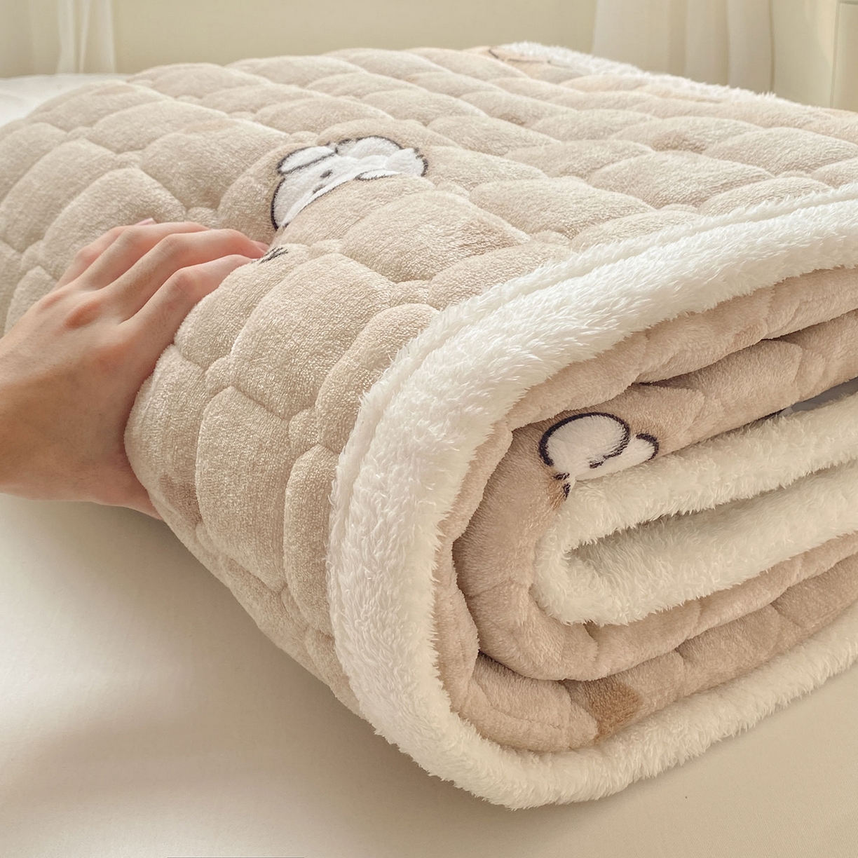 91家纺网 家纺一手货源 找家纺 （总）眠势力 2025新款牛奶绒床垫加绒床褥子秋冬保暖珊瑚绒夹棉床护垫