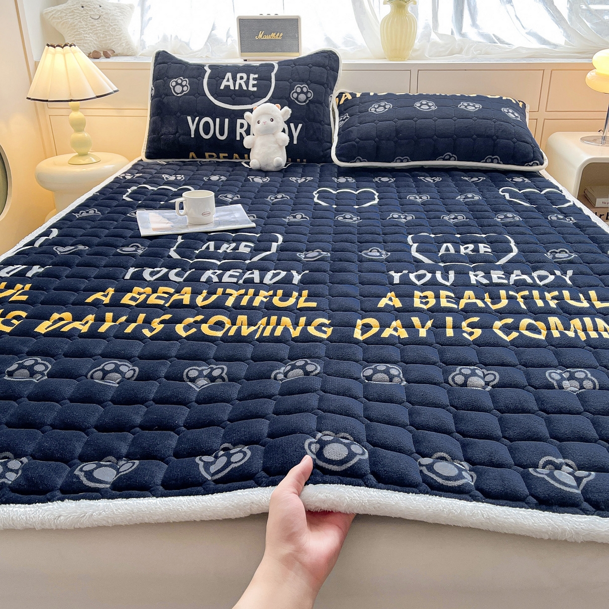 91家纺网 家纺一手货源 找家纺 （总）眠势力 2025新款牛奶绒床垫加绒床褥子秋冬保暖珊瑚绒夹棉床护垫