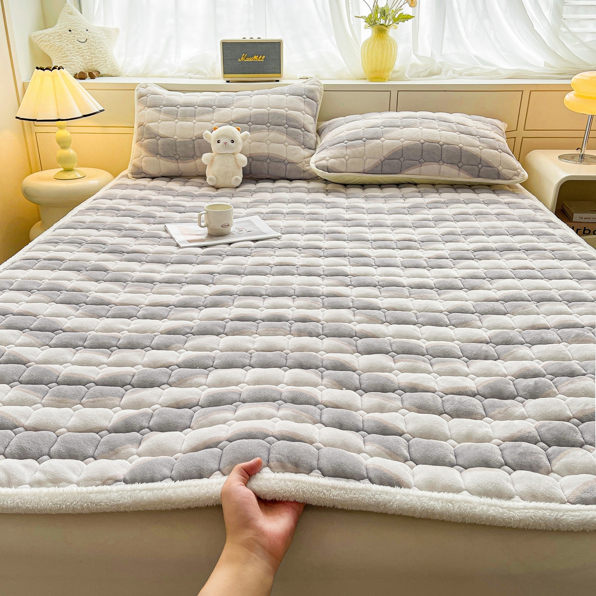 91家纺网 家纺一手货源 找家纺 （总）眠势力 2025新款牛奶绒床垫加绒床褥子秋冬保暖珊瑚绒夹棉床护垫