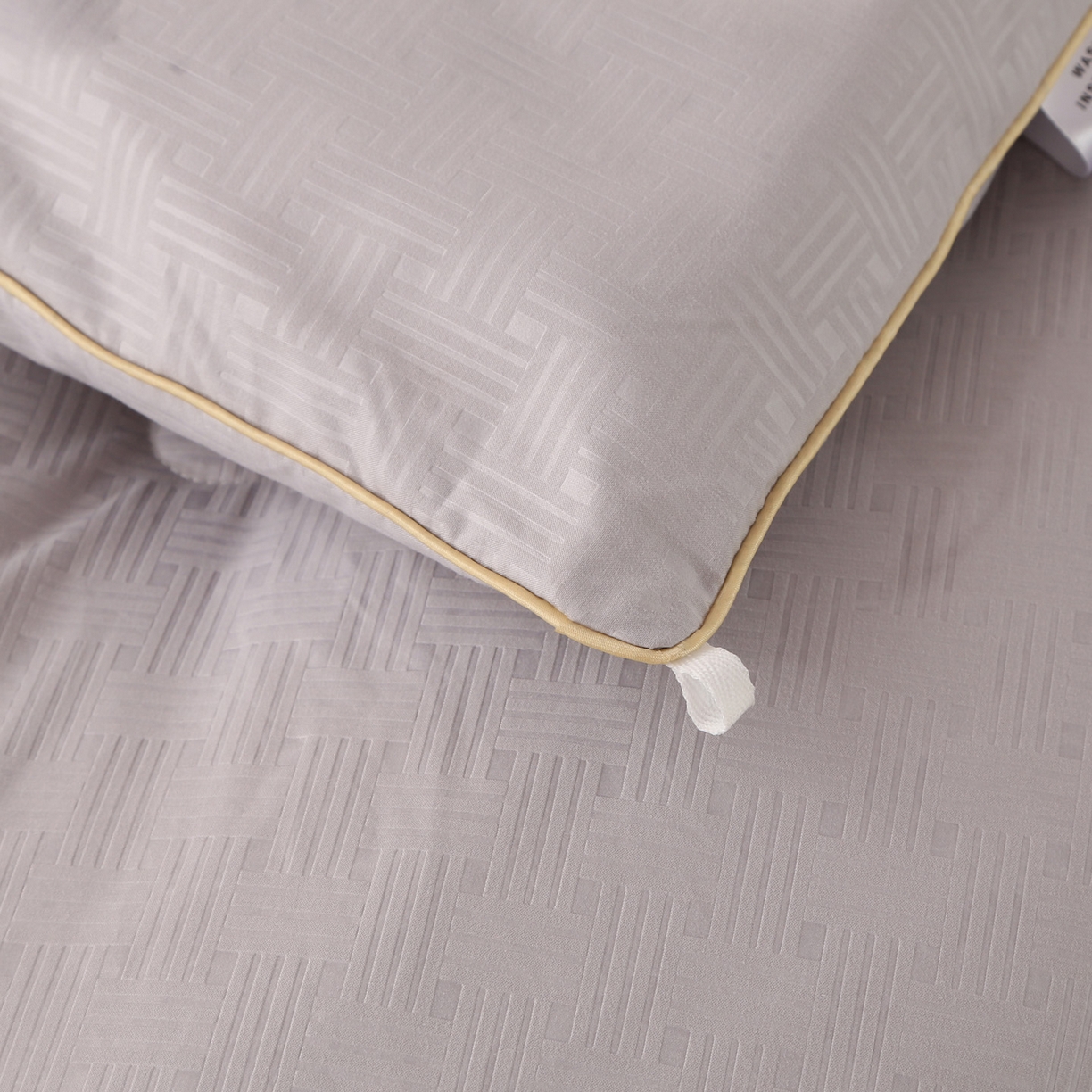 91家纺网 家纺一手货源 找家纺 首爱家纺 2025新款A类针织澳洲进口压花羊毛被被子被芯 压花-浅灰