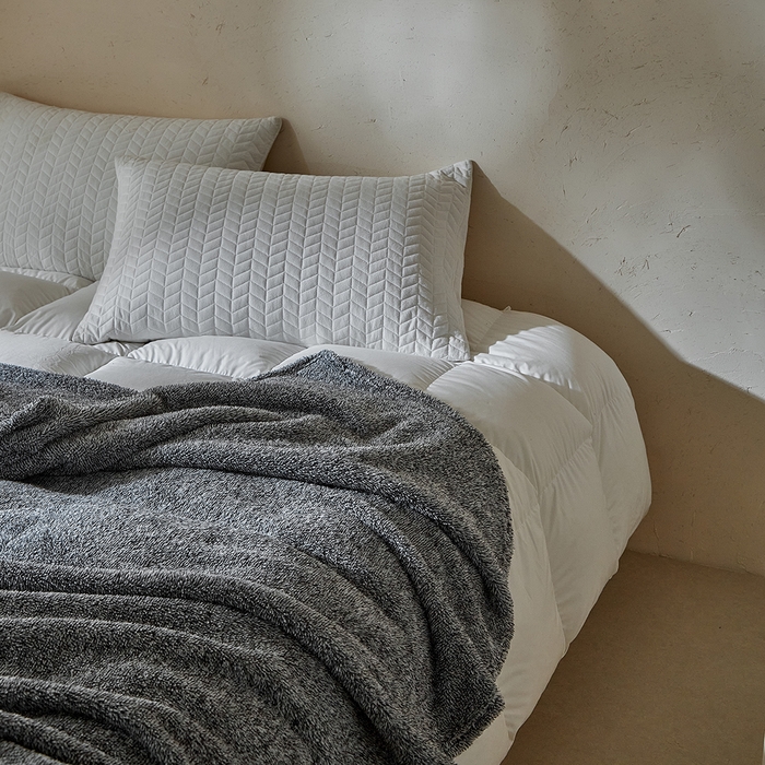 91家纺网 家纺一手货源 找家纺 缘生活 2025新款阳离子毛巾毯四季通用百搭款毛毯毯子 阳离子毛巾毯灰色