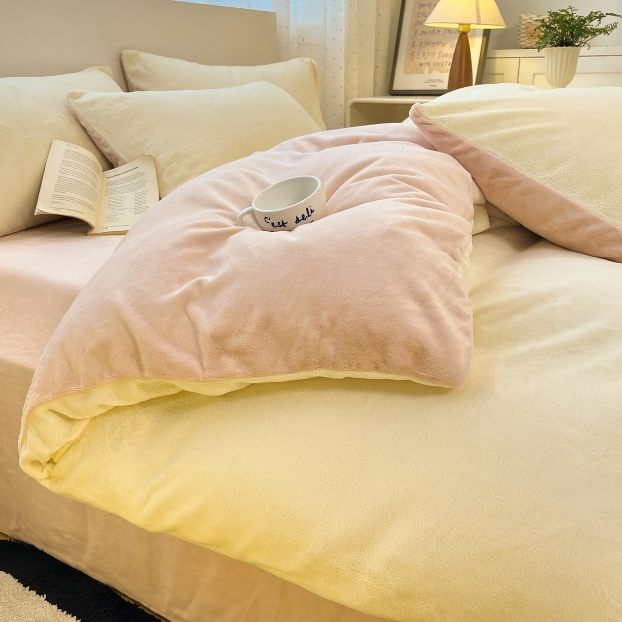 91家纺网 家纺一手货源 找家纺 颜选 2025新款纯色190克牛奶绒四件套 冰淇淋黄粉