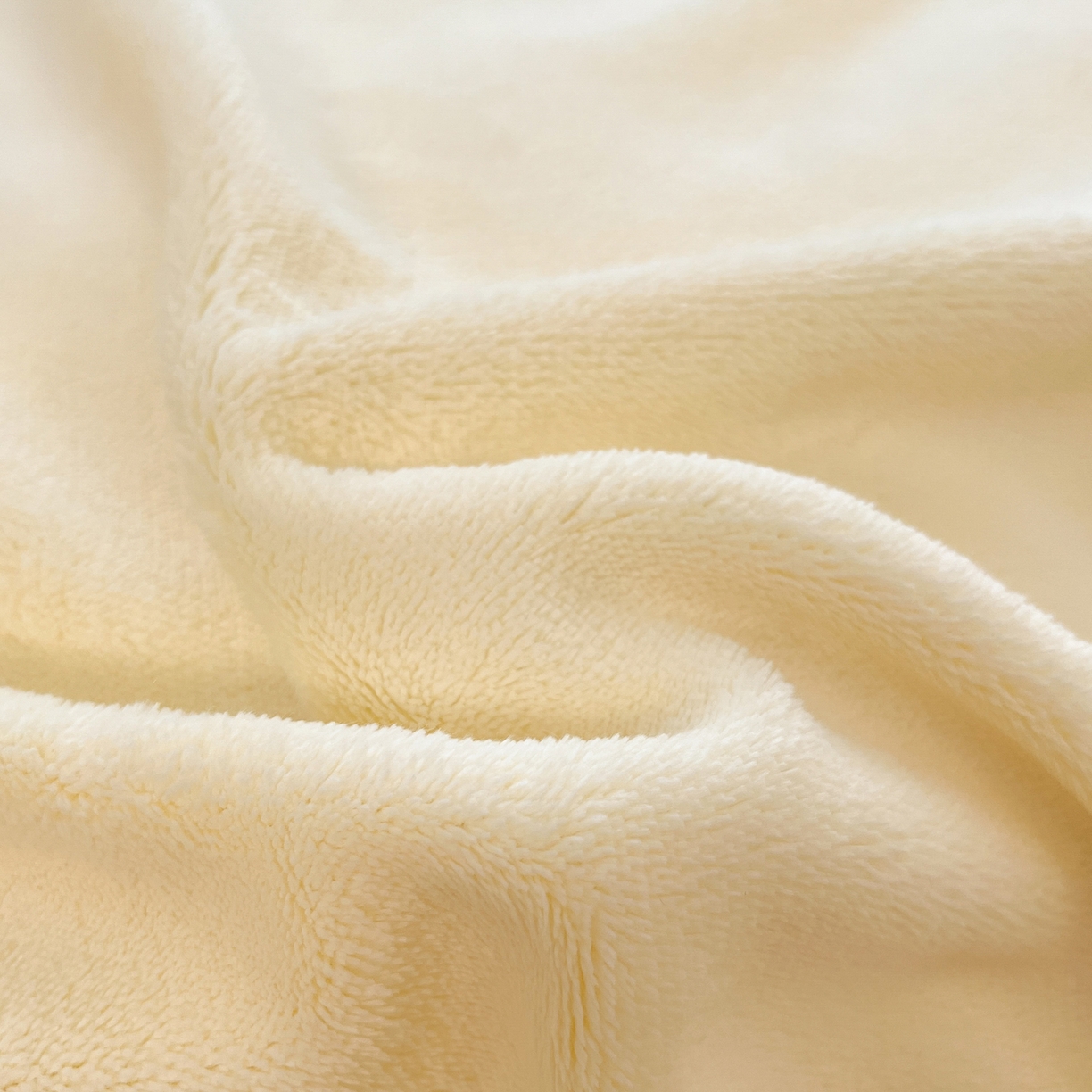 91家纺网 家纺一手货源 找家纺 颜选 2025新款纯色190克牛奶绒四件套 冰淇淋黄粉