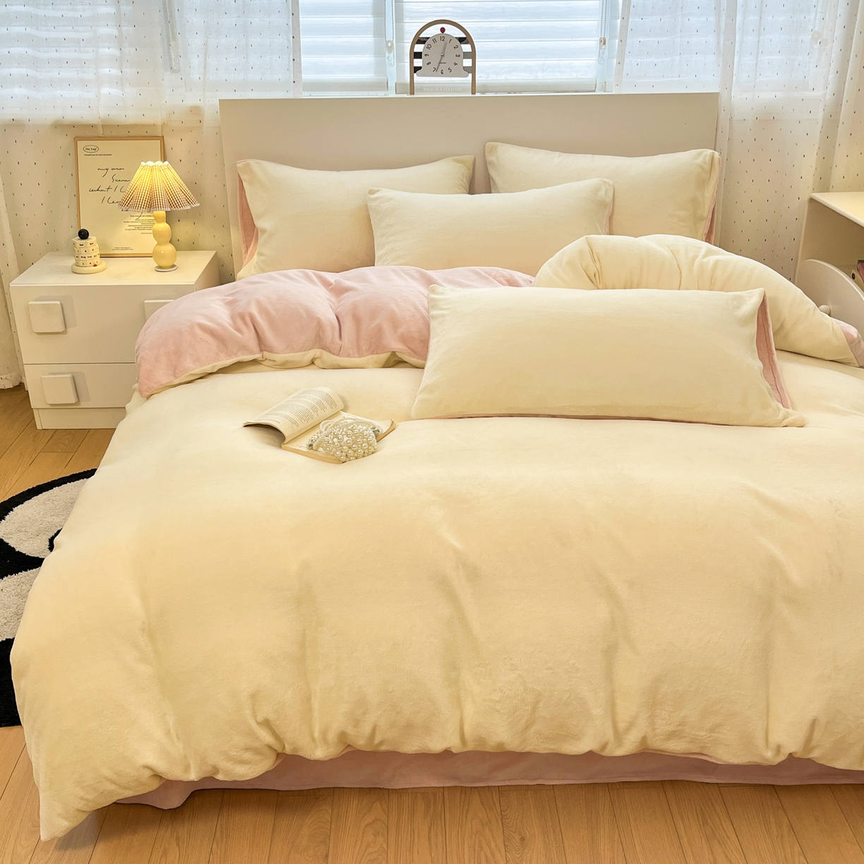 91家纺网 家纺一手货源 找家纺 颜选 2025新款纯色190克牛奶绒四件套 冰淇淋黄粉