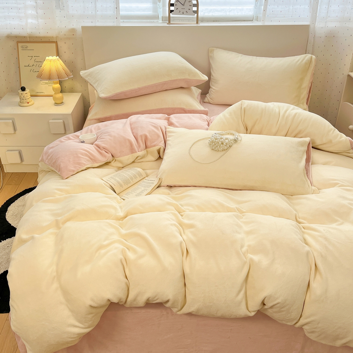 91家纺网 家纺一手货源 找家纺 颜选 2025新款纯色190克牛奶绒四件套 冰淇淋黄粉