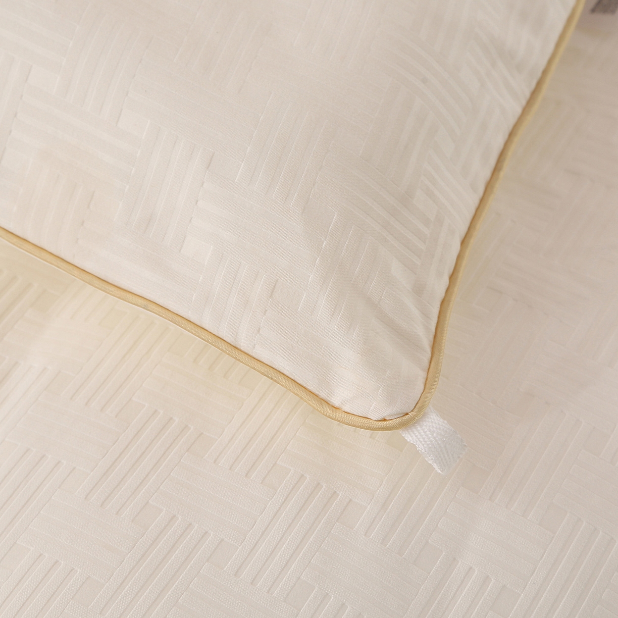 91家纺网 家纺一手货源 找家纺 首爱家纺 2025新款A类针织澳洲进口压花羊毛被被子被芯 压花-米白