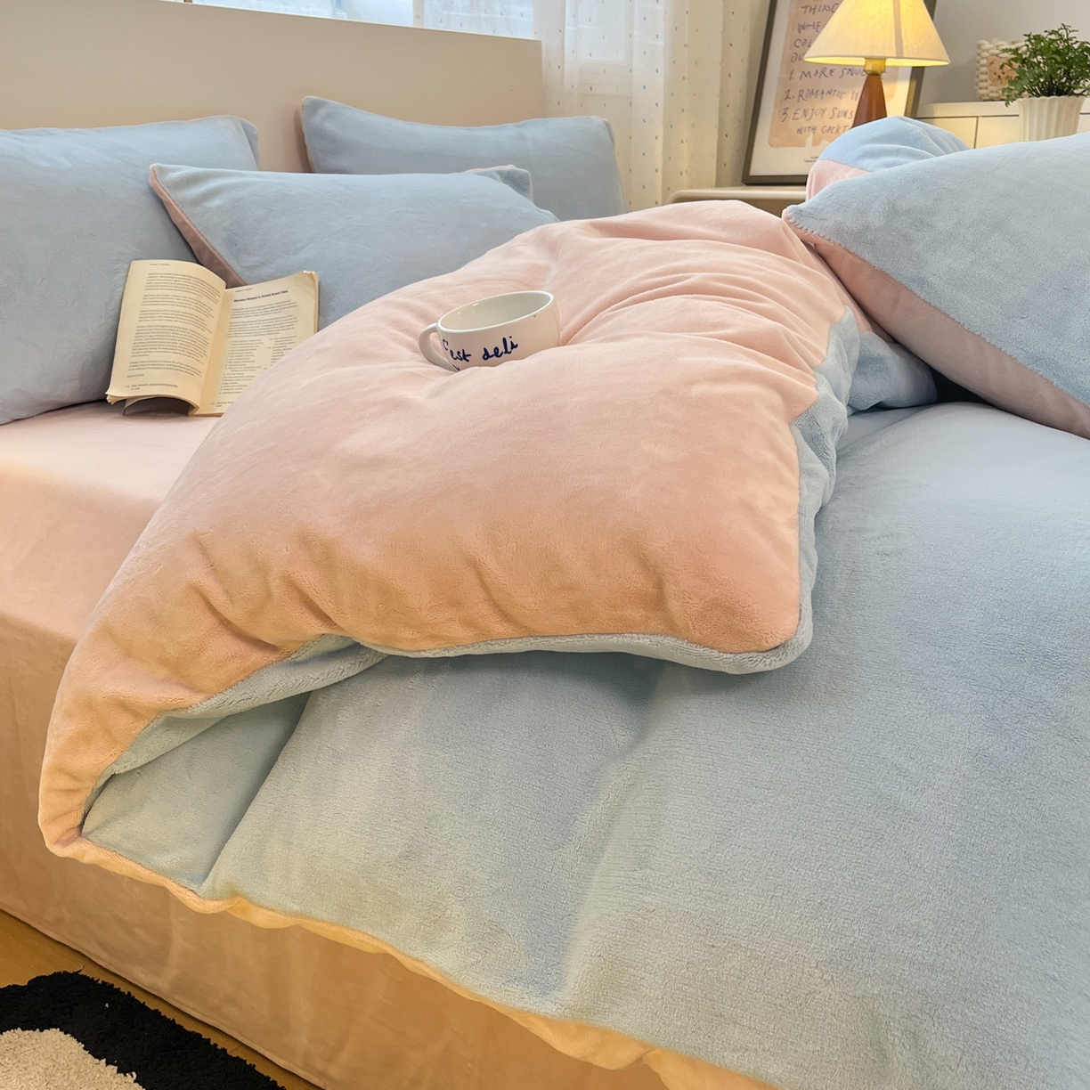 91家纺网 家纺一手货源 找家纺 颜选 2025新款纯色190克牛奶绒四件套 冰淇淋蓝玉