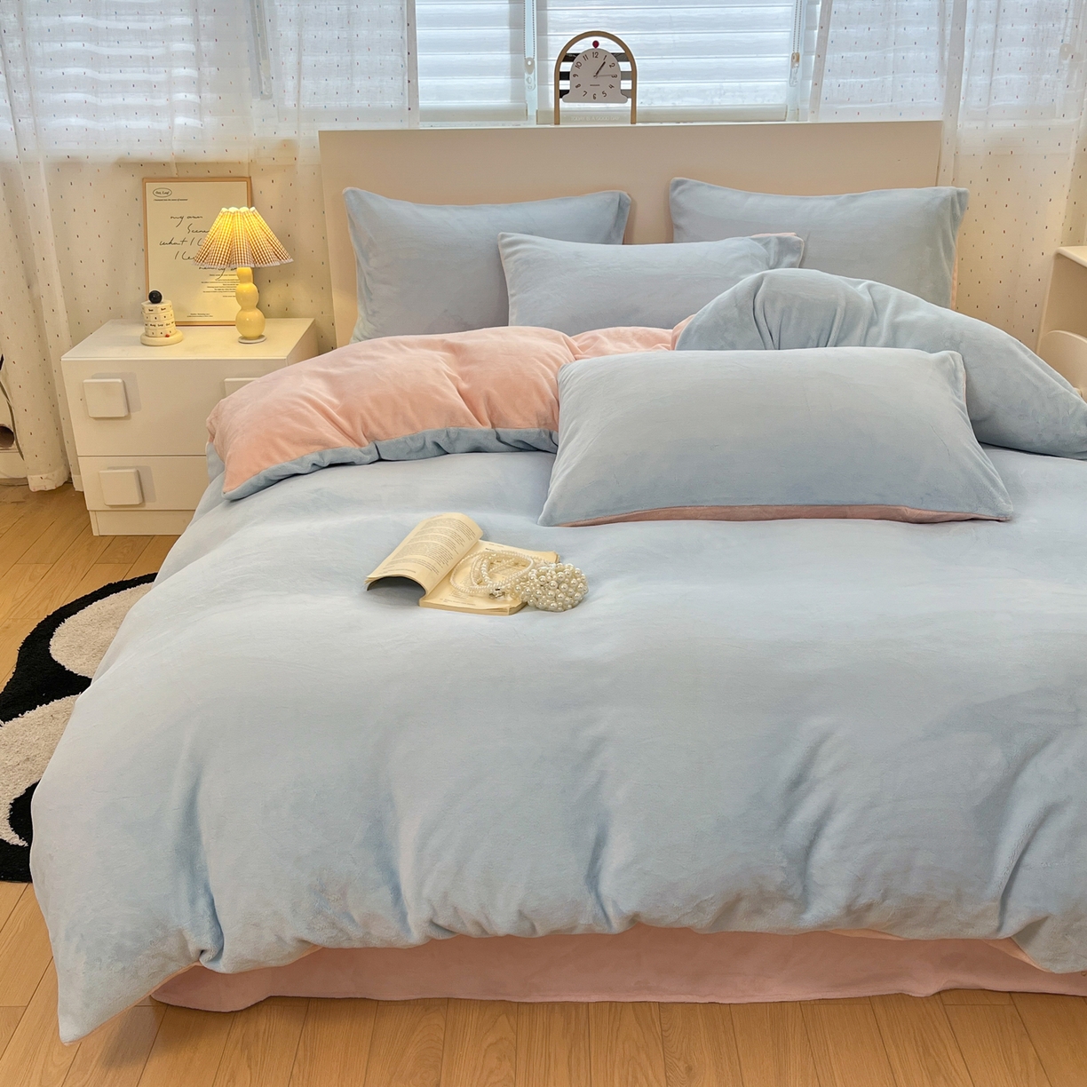 91家纺网 家纺一手货源 找家纺 颜选 2025新款纯色190克牛奶绒四件套 冰淇淋蓝玉