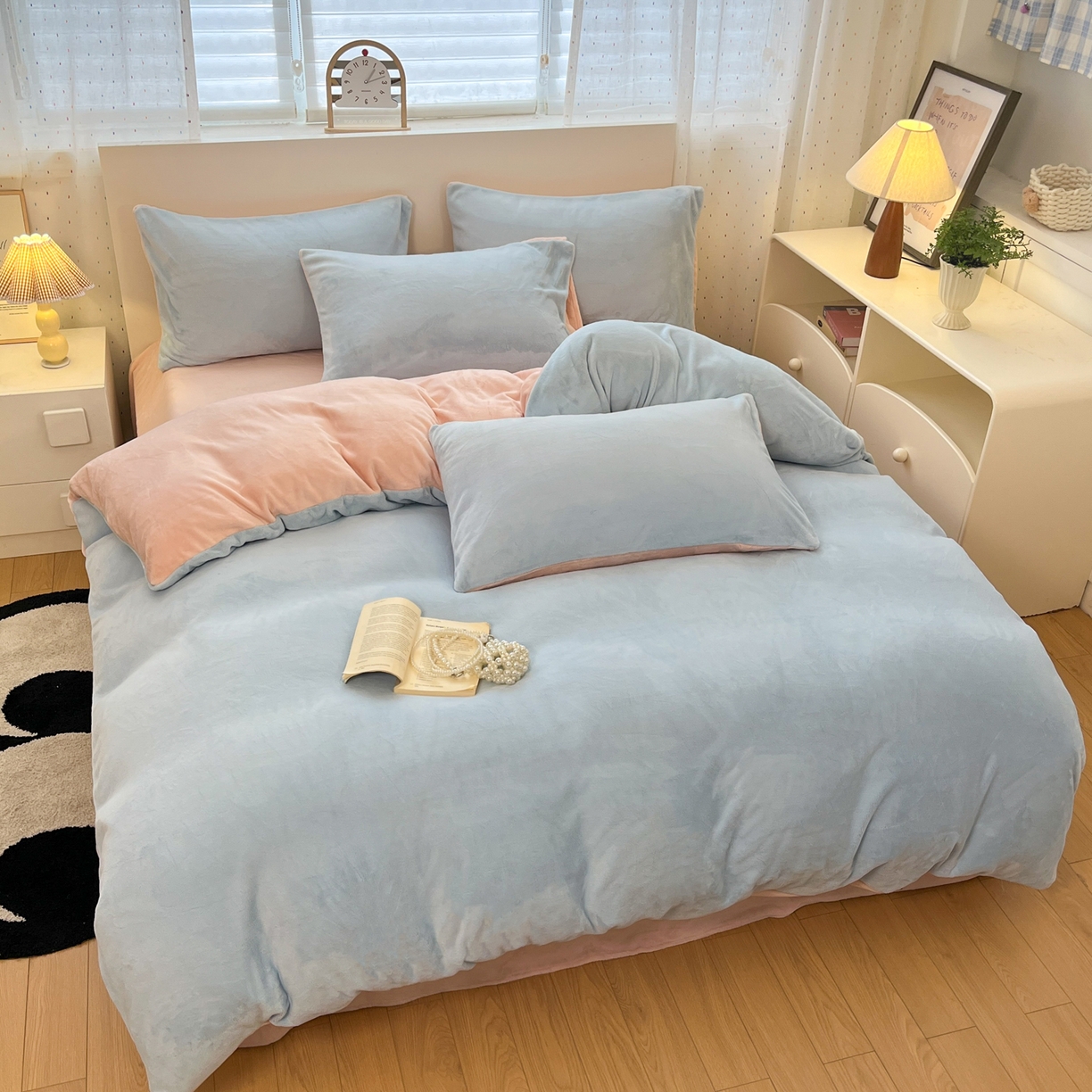 91家纺网 家纺一手货源 找家纺 颜选 2025新款纯色190克牛奶绒四件套 冰淇淋蓝玉