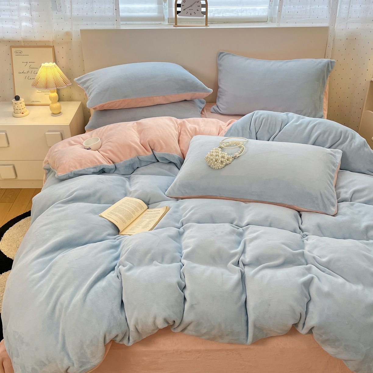 91家纺网 家纺一手货源 找家纺 颜选 2025新款纯色190克牛奶绒四件套 冰淇淋蓝玉