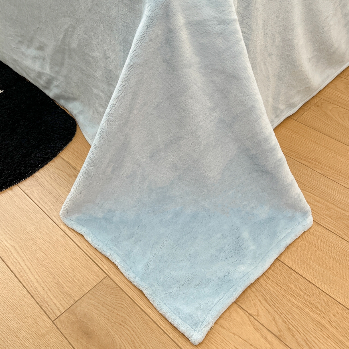 91家纺网 家纺一手货源 找家纺 颜选 2025新款纯色190克牛奶绒四件套 纯蓝啵啵